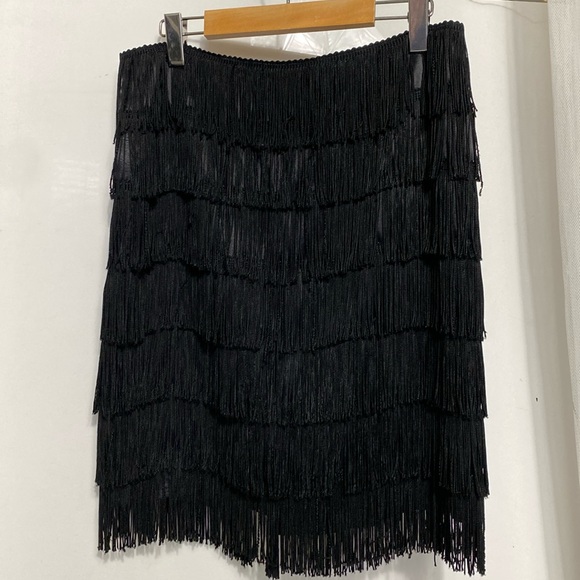 Nanette Lepore fringe, burlesque’s short black skirt! Size 6 - Picture 1 of 14